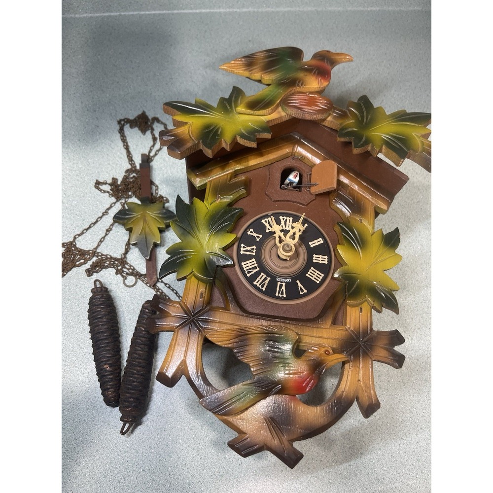 Vintage Bird Five Leaf Black Forest German Multicolor Cucko Clock Germany Read